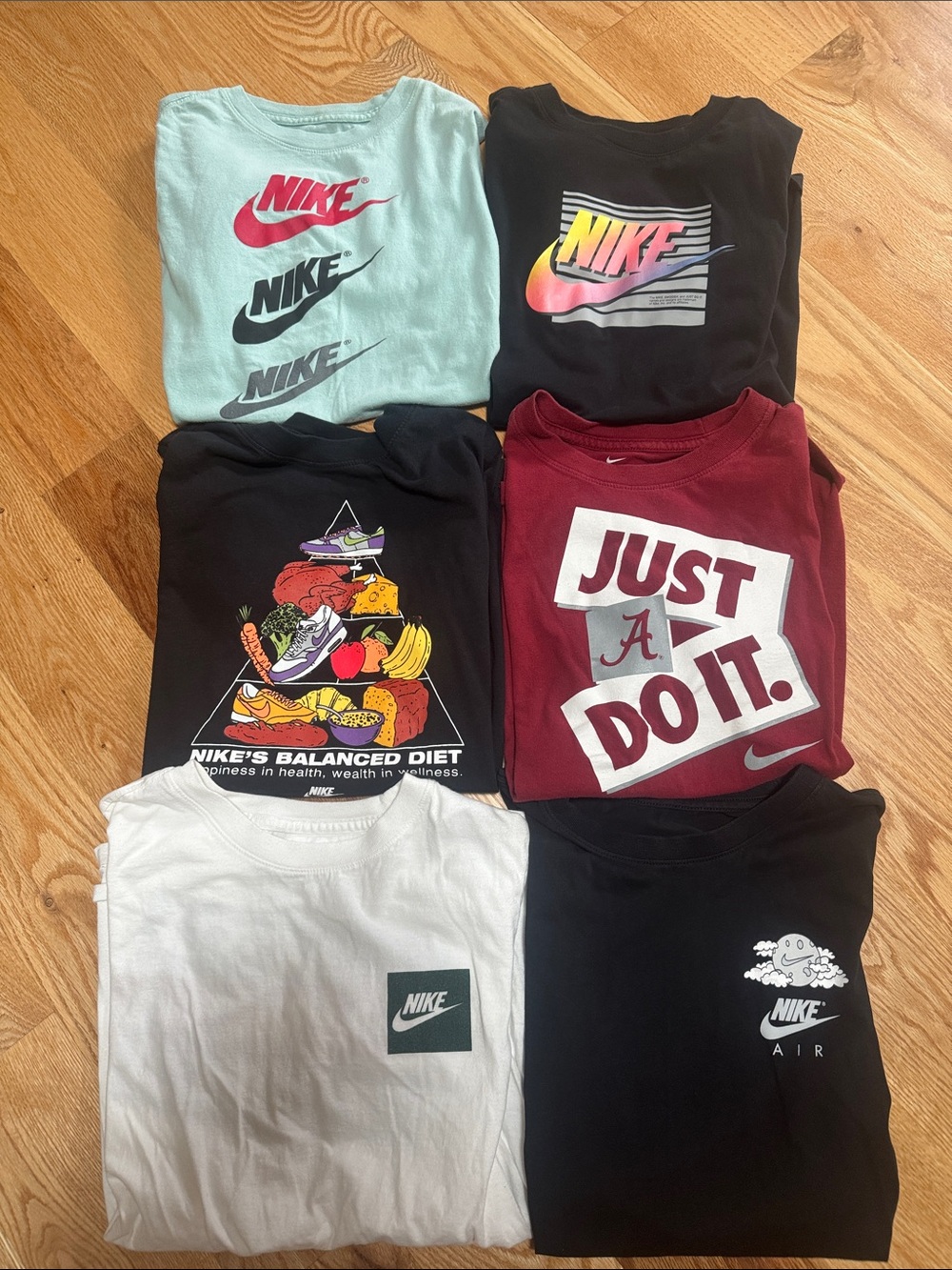 Nike Kids' Graphic T-Shirt (Multiple Colors) size Large